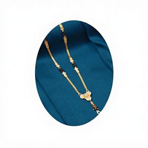 Collar Mangalsutra de Lujo en Oro de 22K con Colgante Floral y Cadena de Cuentas Negras, Joyería India para Bodas, para Mujer, 11 Gramos - Product Image 1