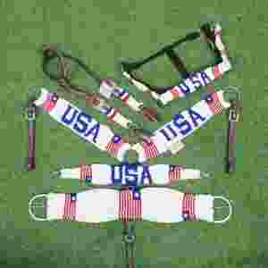 ชุดอุปกรณ์ขี่ม้าขนโมแฮร์ลายธงชาติอเมริกันของ USA Brading พร้อมหนังอาร์เจนตินา สายรัดอกขนาด 32 นิ้ว บังเหียนขนโมแฮร์สำหรับม้า - Product Image 1