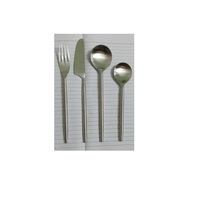 Ensemble de couverts jetables haut de gamme en acier inoxydable à bord droit, élégant, pour restaurants, mariages et cadeaux.