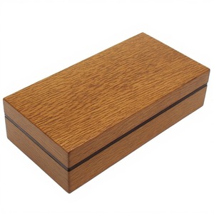Estuche de viaje compacto de madera premium para cigarros, diseñado para un manejo conveniente y una protección confiable de cigarros finos. - Product Image 3