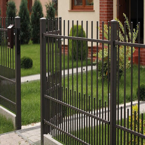 Paneles de Cerca Metálica Modernos para Exteriores – Cerca de Hierro Forjado con Diseño de Privacidad y Marco Resistente y Duradero para Uso Residencial - Product Image 2
