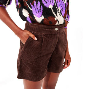 Pantalones cortos cómodos para mujer hechos con material transpirable, ideales para sesiones de gimnasio, correr y uso diario relajante. - Product Image 6