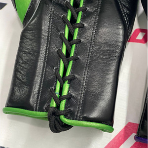 Gants de boxe personnalisés No Boxing No Life violet et vert, à lacets, pour la salle de sport, l'entraînement, les arts martiaux, en cuir. - Product Image 3
