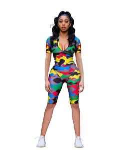 Mono de mujer con estampado de camuflaje colorido, manga corta, cintura alta, cremallera frontal, ajuste ceñido, transpirable, de spandex y poliéster, para discoteca - Product Image 2