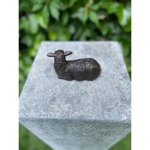 Adorno de cabra sentada de bronce, artesanía decorativa de metal, miniatura de cabra vintage hecha a mano para decoración - Product Image 3