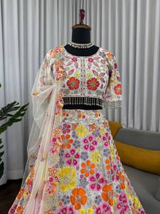 Ensemble Lehenga Choli en Faux Georgette Brodé avec Sequins et Motifs Floraux, et Dupatta en Tulle, pour Mariage et Soirée, pour Femme - Product Image 4