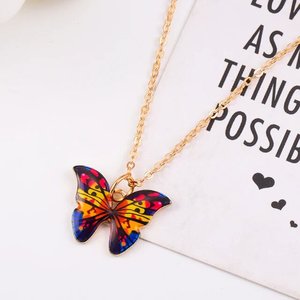 Collier pendentif papillon tendance en résine marron pour femme, chaîne à maillons en alliage de zinc, pierre de laboratoire créée en avril, idéal pour l'anniversaire des femmes - Product Image 2