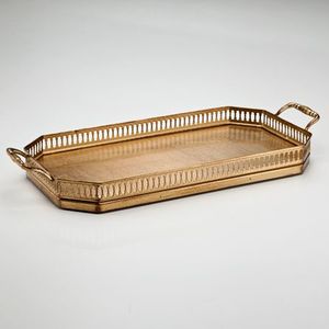 Elegante Bandeja de Servicio Chapada en Oro, Acabado Metálico Pulido, Diseño Sólido, Concepto Home CMC-TR1261, Hecha a Mano, Calidad Comercial para Alimentos - Product Image 3