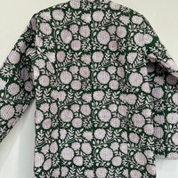 Pyjama pour femmes en coton 100% fait main, réversible, léger, matelassé, imprimé animal, col en V, couleur vert olive magnifique