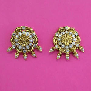 Exportador de Joyería Artificial de Moda en India, Pendientes Clásicos Antiguos con Baño de Oro Mate 233095 - Product Image 2
