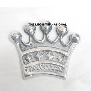 Figura Decorativa de Corona Fundida en Metal, Estatua Mediana para Mesa, Prensapapeles, Adorno para Oficina o Sala de Estar - Product Image 1