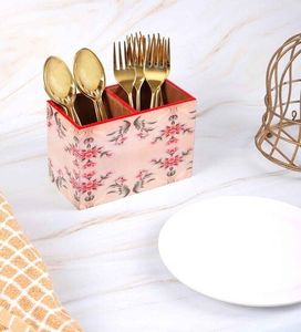 Porta cubiertos de madera MDF negro con estampado floral dorado, de dos compartimentos, para mesa de comedor y uso en servicio. - Product Image 6