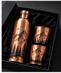 Juego de Botella de Agua de Lujo con Hojas de Cobre y 2 Tazas, en Caja de Regalo Metálica Negra Portátil - Product Image 3