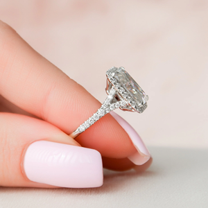 แหวนเพชรทรงรัศมีเจียระไนประณีตสำหรับผู้หญิง ทอง 14K ดีไซน์คลาสสิกแบบวงแหวนล้อมเพชร ได้รับการรับรองจาก IGI เพชรเพาะเลี้ยงในห้องปฏิบัติการ - Product Image 3