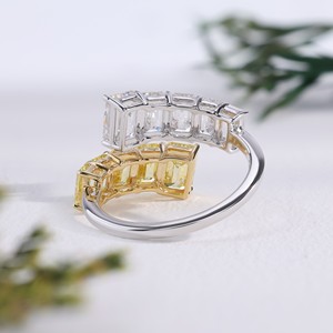 Anillo de diamantes amarillos y blancos con corte esmeralda, diseño de doble tono, tipo brazalete abierto, anillos de boda modernos para mujer con diamantes cultivados en laboratorio. - Product Image 2