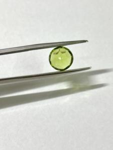 พลอยเพอริดอทดิบทรงกลมธรรมชาติ เจียระไนแบบเหลี่ยม สำหรับทำเครื่องประดับ ขนาด 3 มม. ถึง 10 มม. - Product Image 6