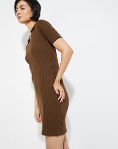 Vestido Ajustado de Manga Corta con Tejido Acanalado, Personalizado y de Primera Calidad, Proveedor de Vestidos de Punto Ajustados, OEM ODM - Product Image 3