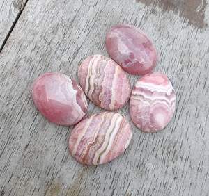Cabochon ovale en rhodochrosite, pierre précieuse calibrée à dos plat, pierre en vrac pour la fabrication de bijoux, fournitures artisanales, objets de collection - Product Image 1