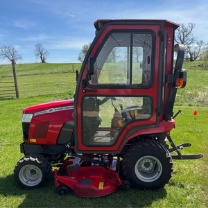 Tracteur Massey Ferguson GC1725M à vendre avec des applications polyvalentes en entretien des pelouses, jardinage et gestion de petites exploitations agricoles - Product Image 2