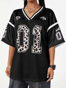 Camiseta de Fútbol Americano para Mujer, Diseño 2026, Personalizada con Número de Leopardo, Negra, Estilo Urbano, Talla Grande, Cuello en V, Transpirable - Product Image 4