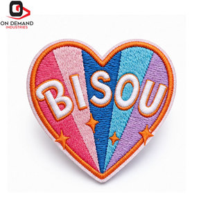 Écussons Vintage Premium Personnalisés Brodés à Coudre Tissés 3D Rétro pour Décoration de Vêtements, Collections Streetwear, Sacs et Chapeaux - Product Image 1