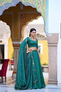 Lehenga Choli Suave Más Vendido - Ropa Lista para Usar para Bodas y Eventos para Niñas y Mujeres - Product Image 2