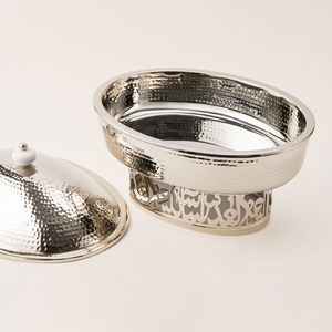 Elegante Calentador de Comida Tipo Buffet de Plata Martillada de Lujo con Soporte Caligráfico para Catering - Product Image 2