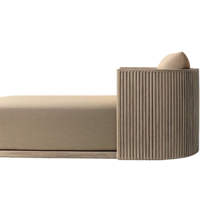 Chaise longue d'extérieur en teck tropical, base courbée cannelée, coussin moelleux rembourré, style moderne gris élégant - Product Image 4