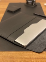 Housse d'ordinateur portable en cuir véritable de haute qualité, personnalisée, cousue à la main, couleur personnalisée, logo personnalisé pour Pro LLS-0071