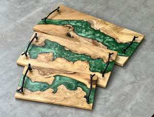 Bandeja de Servir de Madera con Resina Epoxi Verde Premium, Asas de Metal, Hecha a Mano, Decorativa, para Cocina, Plato para Comida, Set de Regalo para Charcutería - Product Image 5