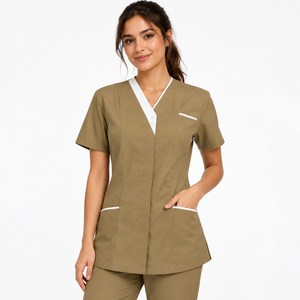 Uniforme de Enfermera Color Bronceado para Mujer, Cuello en V, Ribete Blanco en Contraste, Ropa de Trabajo para el Cuidado de la Salud, Fabricante Mayorista OEM ODM - Product Image 1