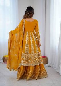 Robe Anarkali traditionnelle indienne pakistanaise pour femmes, brodée, longue jusqu'au sol, avec pantalon palazzo, tenue de mariage en soie - Product Image 6