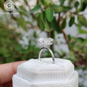 Bague de fiançailles Charm Jewells en moissanite taille coussin certifiée IGI, plaquée or 18 carats, sertie à griffes, alliance classique pour femme 3 - Product Image 4