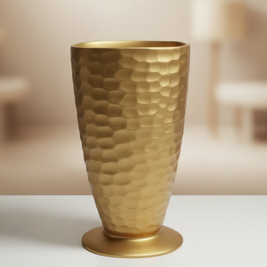 Jarrón de Flores Dorado Estilo Europeo con Diseño Martillado, Base Creativa, Maceta Decorativa para Oficina, Escritorio y Decoración de Interiores de Lujo - Product Image 1