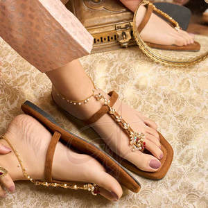 Sandalias Hechas a Mano con Parte Superior de Terciopelo y Gamuza, Color y Talla Personalizados, Suela Antideslizante, Calidad Única - Product Image 2