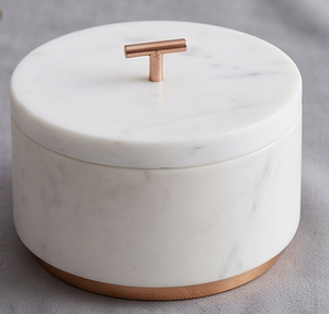 Élégante coupelle à sel et à sucre en marbre blanc avec poignée et base en cuivre, résistante à la poussière, pour le rangement des herbes et épices de cuisine - Product Image 1
