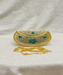 Elegante mini bolso clutch con adornos Kundan, ideal para bodas, bolso de mano metálico. - Product Image 5