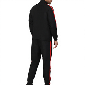 Conjunto Deportivo para Hombre en Negro y Rojo, Chaqueta con Cierre Completo y Cuello Alto, Pantalones con Cintura Elástica, Ropa Deportiva Transpirable de Poliéster para Todas las Temporadas - Product Image 3