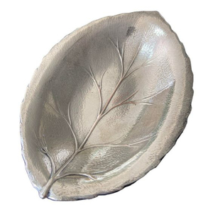 Plat de service en forme de feuille, design unique, finition nickelée, idéal pour les fêtes, plateau décoratif vintage en forme de feuille - Product Image 5