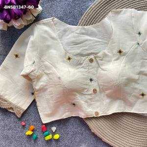 Hermosa blusa de algodón Khadi con bordado de motivos tradicionales, acolchada, con botones frontales y mangas hasta el codo, colección de moda femenina. - Product Image 3