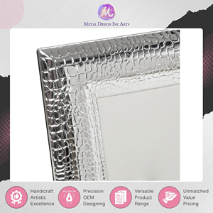 Exportateur d'origine indienne vendant des cadres photo en métal de couleur argent, faits à la main, de qualité authentique, pour la décoration de la maison, au meilleur prix - Product Image 4