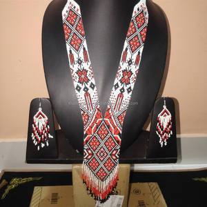 Collar de cuentas de cristal bellamente elaborado con atractivo brillante y calidad duradera para un uso duradero y un aspecto elegante a la moda - Product Image 4