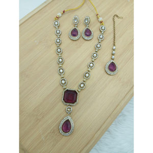 Ensemble de collier Kundan plaqué or traditionnel avec pendentif en pierre de zircon, boucles d'oreilles assorties, Maang Tikka, bijoux de mariage pour la mariée - Product Image 1