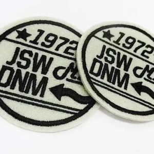 Patchs brodés de qualité supérieure fabriqués en usine pour vêtements, patchs brodés avec logo personnalisé à prix raisonnables - Product Image 6