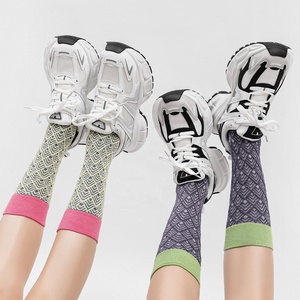 Chaussettes hautes décontractées pour femmes, en mélange de coton, nylon et élasthanne, respirantes, motif géométrique, vente en gros OEM ODM - Product Image 6