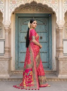 Sari en soie Dola Royal Aura, Sari en soie de luxe Heritage, Sari en soie Dola artistique, Sari en soie Dola floral, Sari en soie Dola Royale, Sari en soie Jacquard Grand - Product Image 2