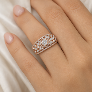 Anillo de Diamantes Cultivados en Laboratorio con Halo Floral, Diamantes Redondos y Marquise en Racimo, Banda Ancha con Engaste de Puntas y Pavé, Joyería Fina Personalizada OEM ODM - Product Image 3