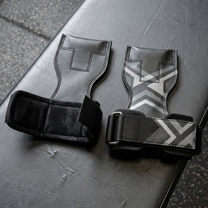 Agarraderas Ergonómicas Versa Grip para Entrenamiento de Fuerza y Sesiones de Gimnasio, con Construcción Duradera, Aptas para Levantamiento de Pesas - Product Image 2