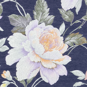 Una tela de cortina lavable hecha en Japón con un elegante patrón floral que es perfecto para su sala de estar. - Product Image 2