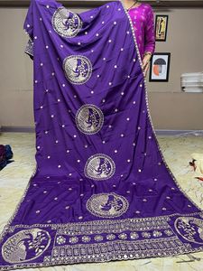 Dupatta de Seda Crepé Rangoli con Patrón de Peces Decorativo en Ambos Lados, Colección Étnica Especial de NRI Boutique - Product Image 1